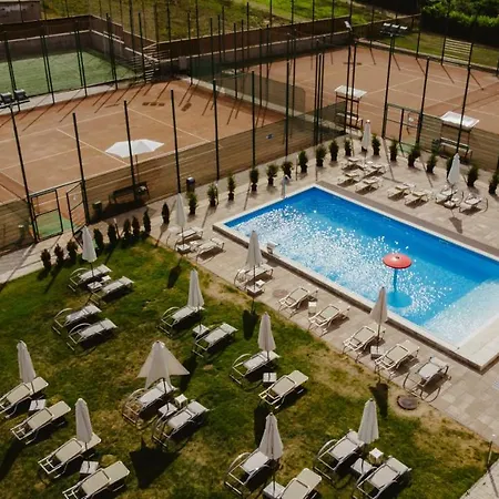 Tci Social Club Resort 2*