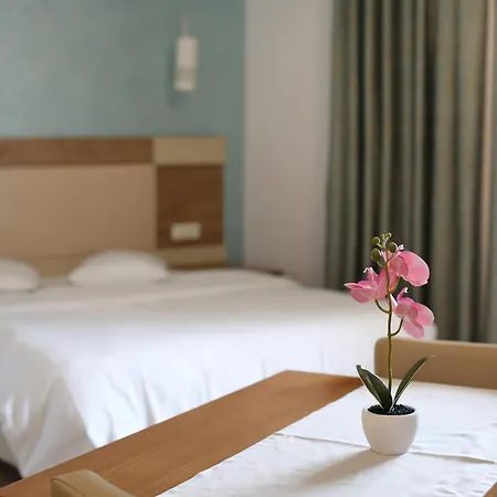 Tci Social Club Resort 2*