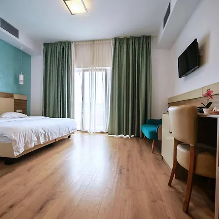 Tci Social Club Resort 2*